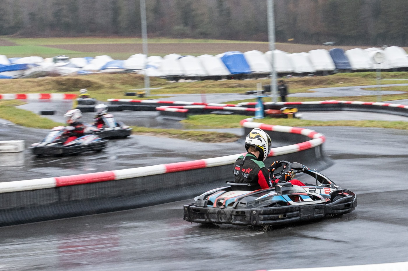 Pilotage en karting pendant un team building